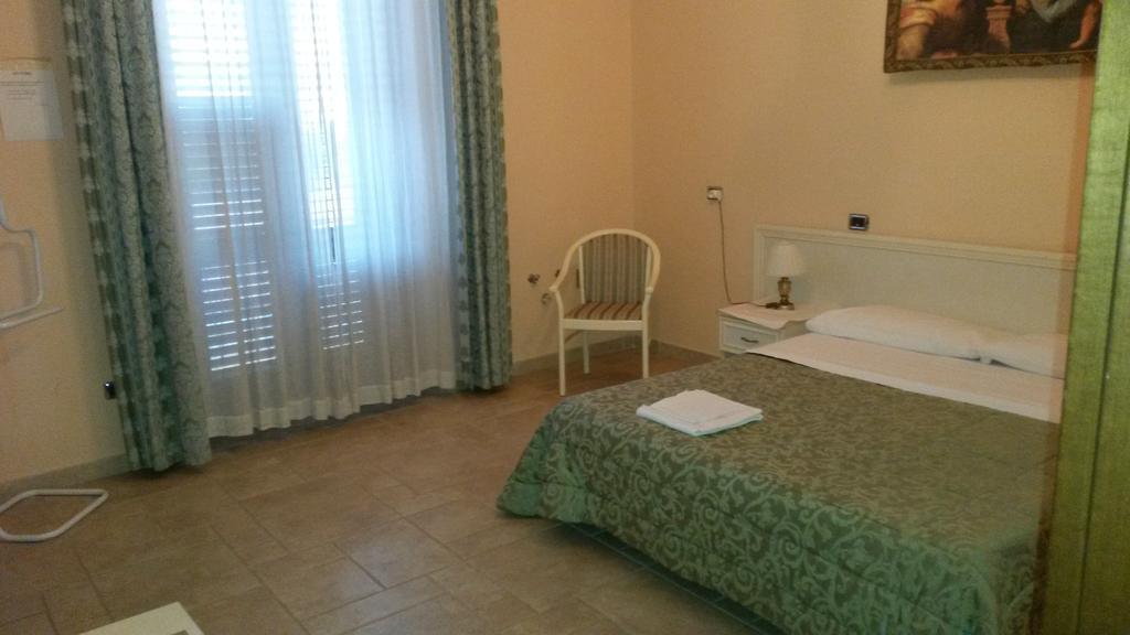 B&B Manzoni Resort Brindisi Bagian luar foto